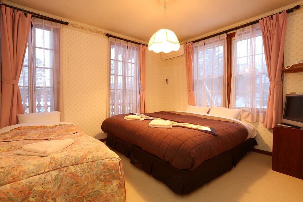 Alpine Wind Bed and Breakfast Χακούμπα Δωμάτιο φωτογραφία