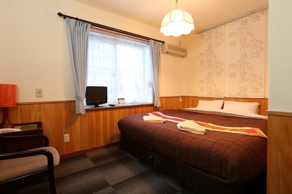 Alpine Wind Bed and Breakfast Χακούμπα Δωμάτιο φωτογραφία